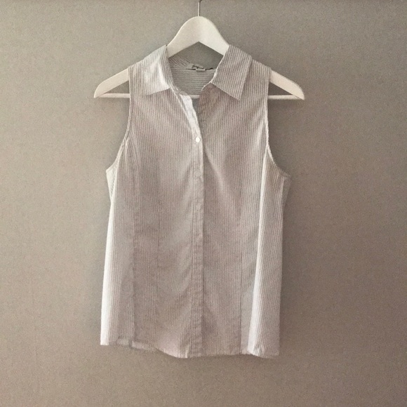 Sleeveless, pinstriped, button-up collared shirt - Picture 2 of 5